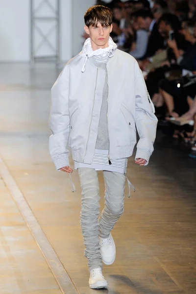 Look 22